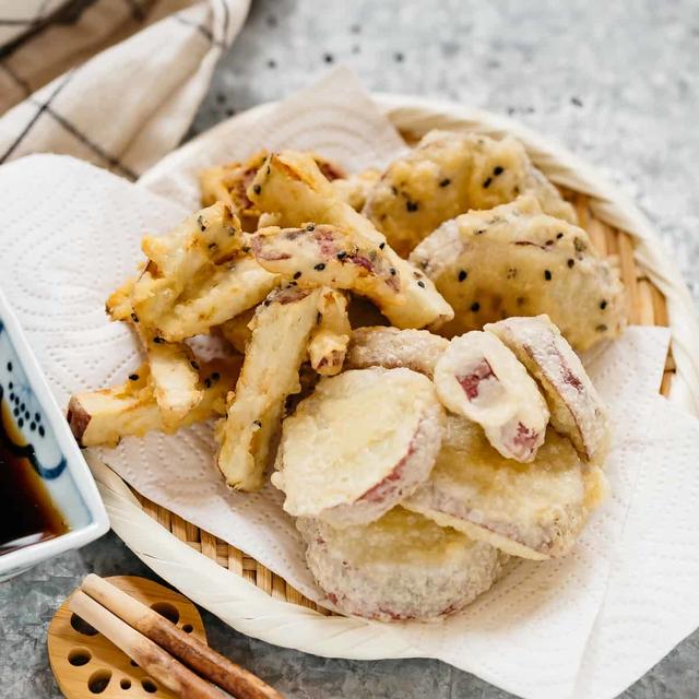 Crispy Sweet Potato Tempura (With Dipping Sauce)