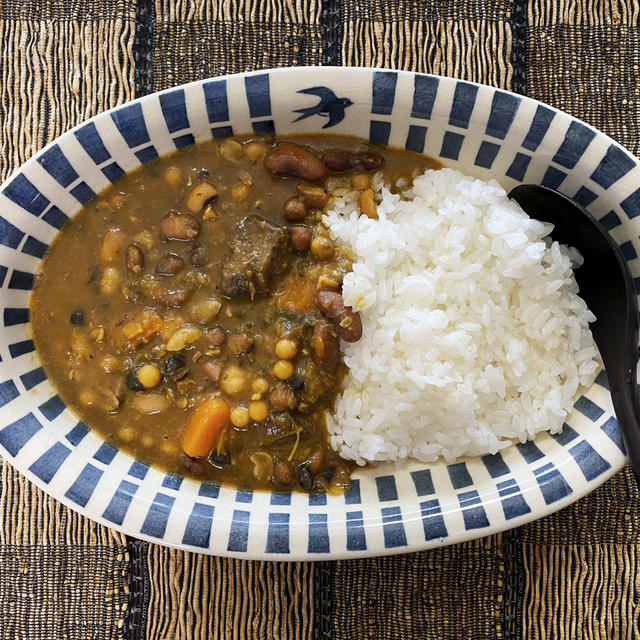 ミックスビーンズを使った6種の豆と牛肉のカレー