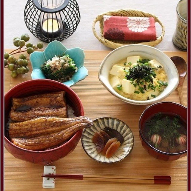 うな丼！と、豆腐のカニカマ卵とじ♪