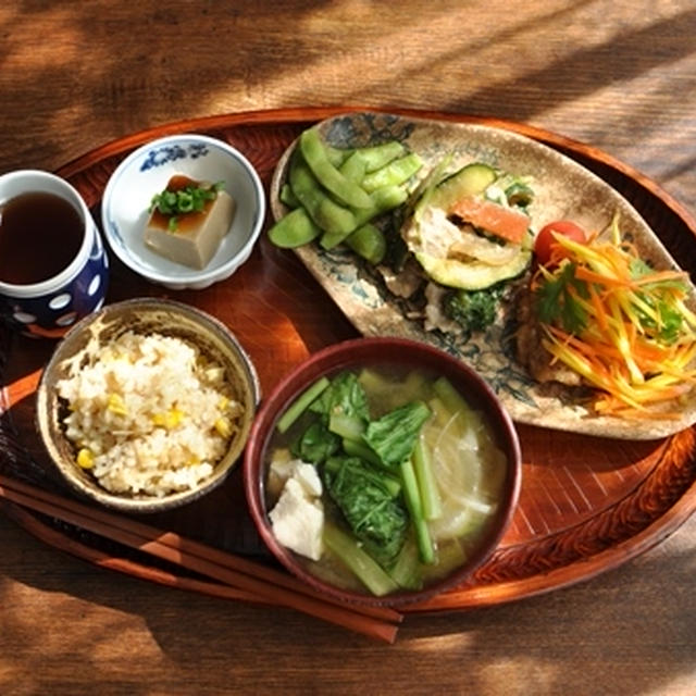 一汁二菜ぐらいごはん◆トウモロコシと生姜のごはん、イサキのフライ  甘酢人参添え、ズッキーニの酒粕味噌いため　とか