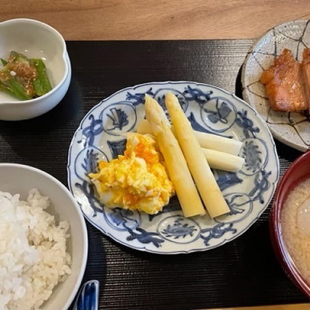 お昼は焼き豚定食