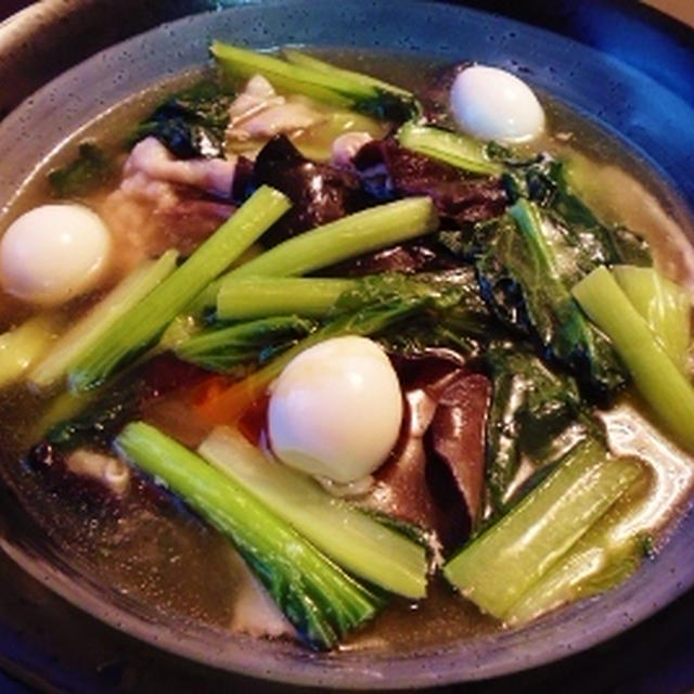 彩りは切り捨てましたよｄｅ搨菜と木耳の餡かけラーメン♪