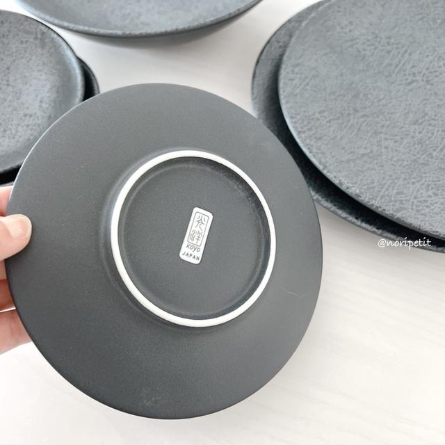 キッチンカウンター収納。と 新しい器たち。
