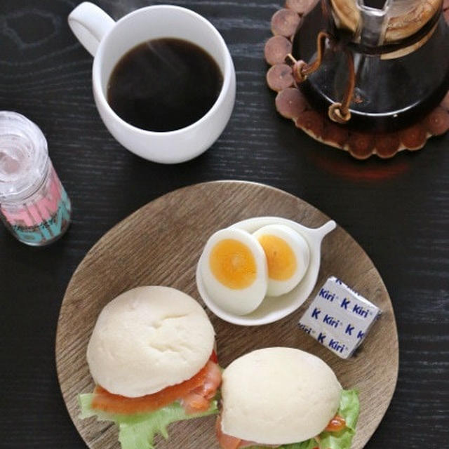 ハイジの白パン！スモークサーモンバーガー