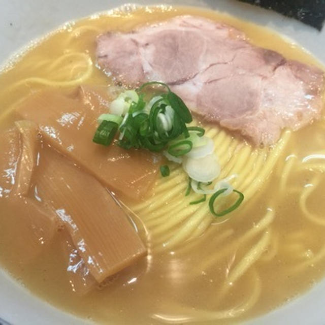 【渋谷】はやし 魚介豚骨ラーメンの塩味スープに驚いた　営業時間は昼の４時間＆日祝休