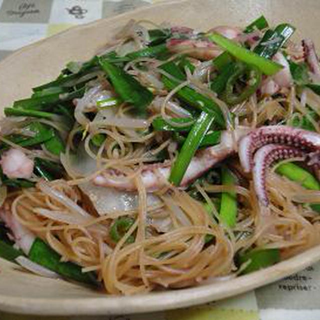 ☆イカゲソとニラの激辛焼きビーフン☆