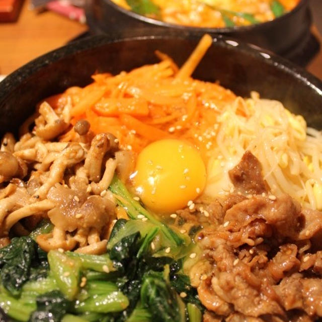 石焼ビビンバとスンドゥブ納豆チゲ