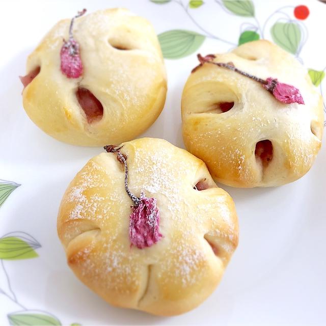 春を感じる！ふっわふわの小ぶりな「桜あんぱん」