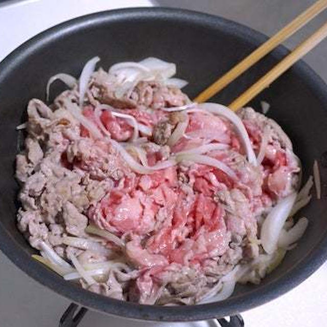 脂を抜いて「あっさり味」が好評だった牛丼