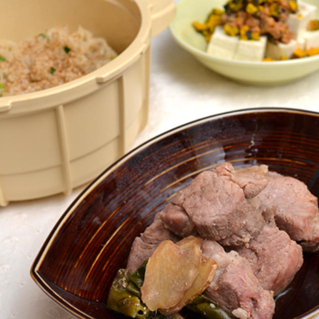 角切りヒレチャーシューと煮汁で炊き込みごはん、課題試作の晩ご飯。