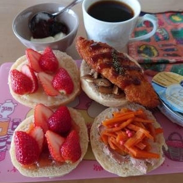 えごまパンで朝ごはん🎵