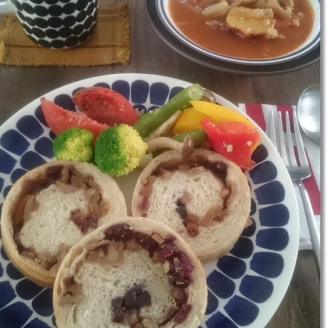 クルミ×クランベリー×オレンジのラウンドパンと保育園のこと。