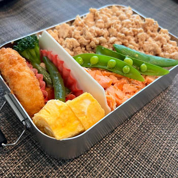 勝手にデトックス。そぼろ弁当。