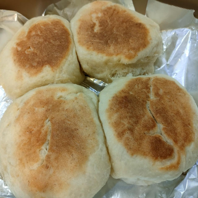 フライパンでパンを朝ごはん用に焼きました＼(^o^)／