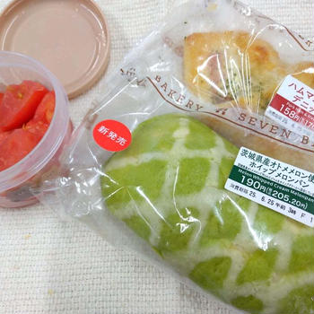 茨城県産オトメメロン使用　ホイップメロンパン