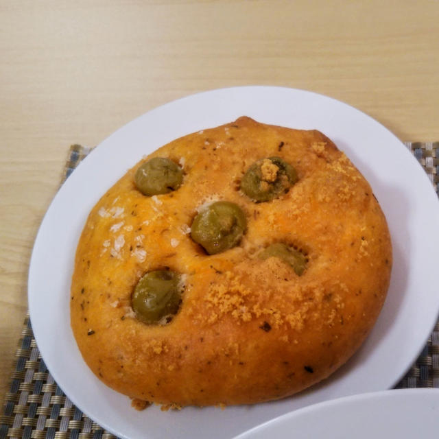 トマトフォカッチャとチキンのココナツ煮