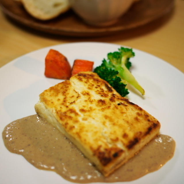 豆腐ステーキ・レバークリームソース