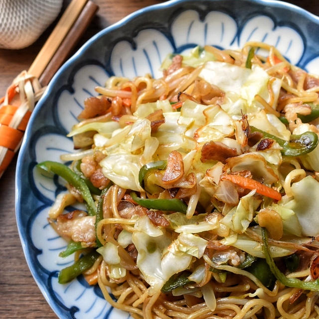 ♡今日のお昼ごはん♡野菜たっぷり♡焦がしにんにくのレモン醤油焼きそば♡