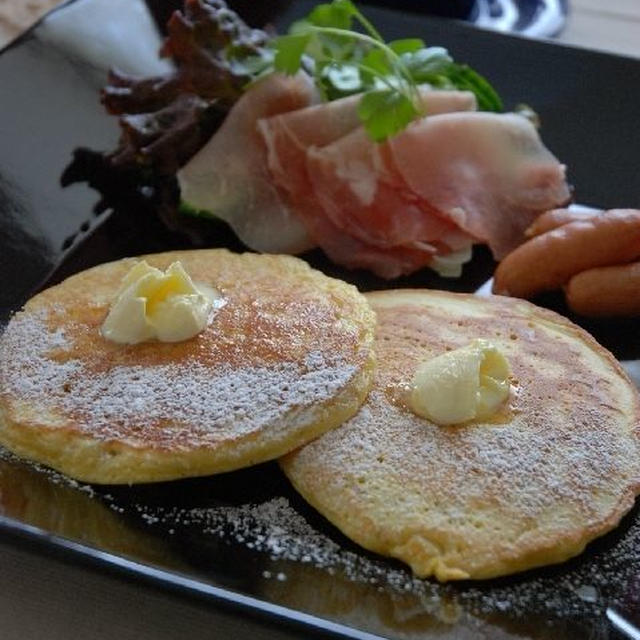 くるみダイス入りホットケーキで久々ホッと一人ランチ
