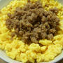 ふわふわ卵とそぼろ丼