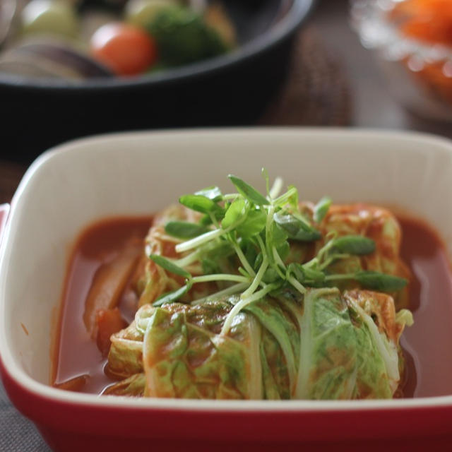 レンジで簡単＆時短！大豆ミートのロール白菜トマト煮