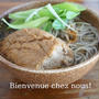 大きなお揚げできつね蕎麦