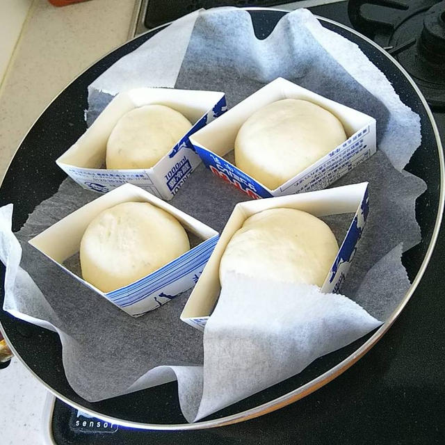 生徒さんのおうちぱん！フライパンと牛乳パックで再現された、豆腐湯種パンご紹介いたします