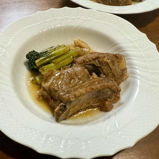 スペアリブの黒酢煮込み