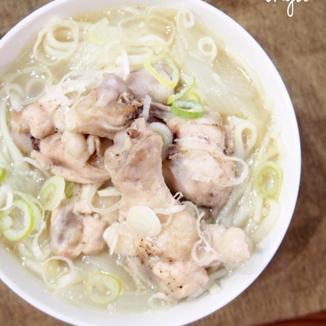 【鶏肉ほろほろ〜〜〜〜！タッカンマリ風スープにうどんを入れて♪タッカンマリ風うどん♪】