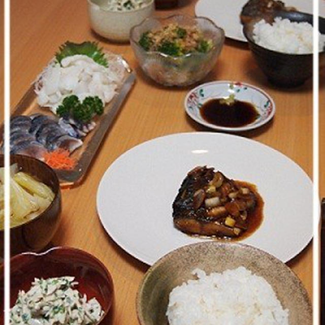さばのにんにく煮とささみのマヨネーズ和え。