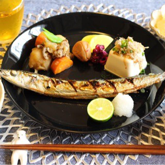 今日の朝食╰(*´︶`*)╯秋刀魚の塩焼き☆