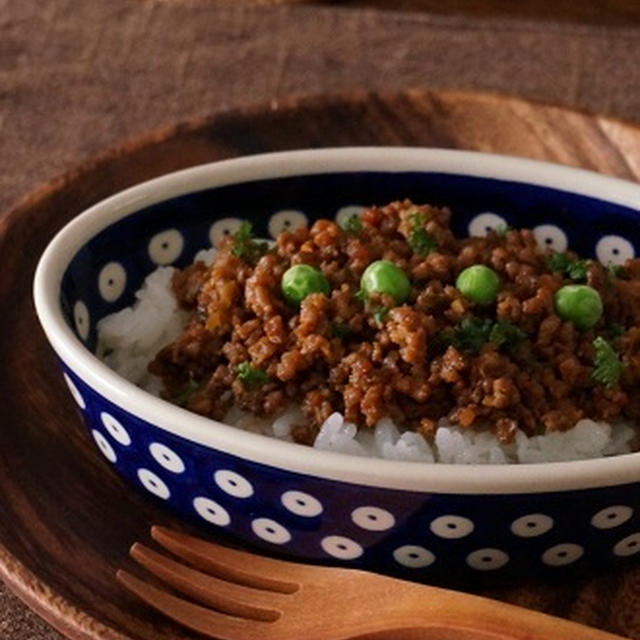 にんにくねぎ生姜味噌で♪ピリ辛 牛そぼろ丼