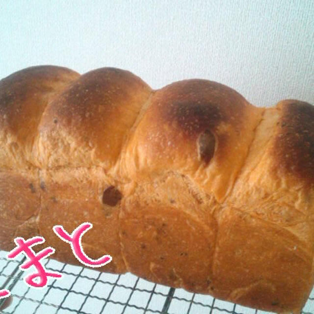 とまとパン。
