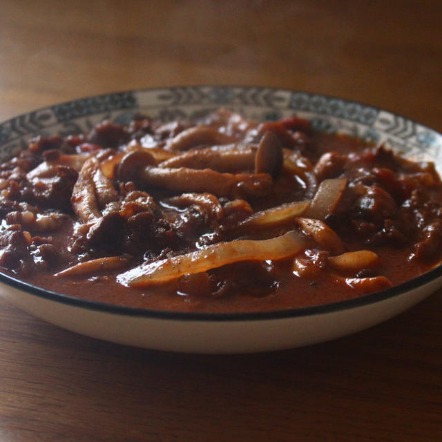 牛肉としめじのハッシュドビーフ風