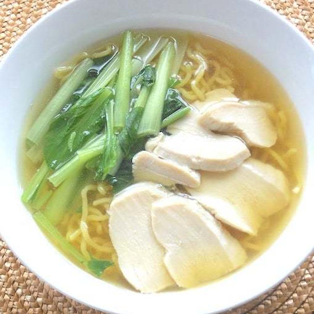 作り置きで超簡単！絶品鶏だしスープと鶏ハムの醤油ラーメン。