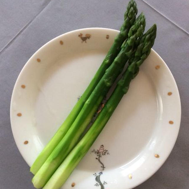 アスパラガスは何で食べる？