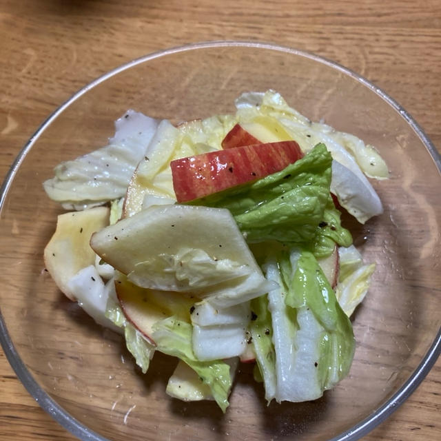 白菜とりんごのサラダ
