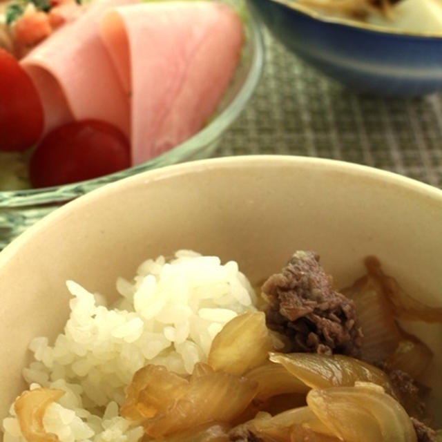 新玉ねぎたっぷりの牛丼と、自家製卵豆腐のうちごはん。それと圧力鍋講座やります！