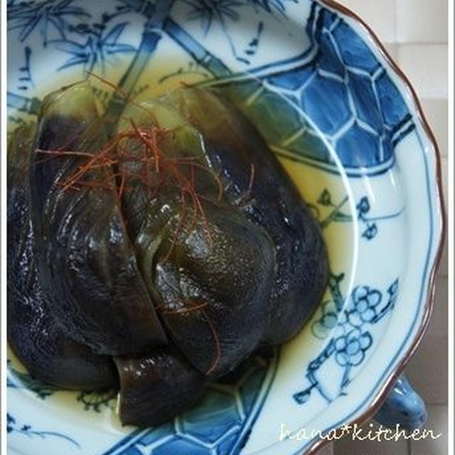 旬のはじまり♪　水なすの炊いたん。