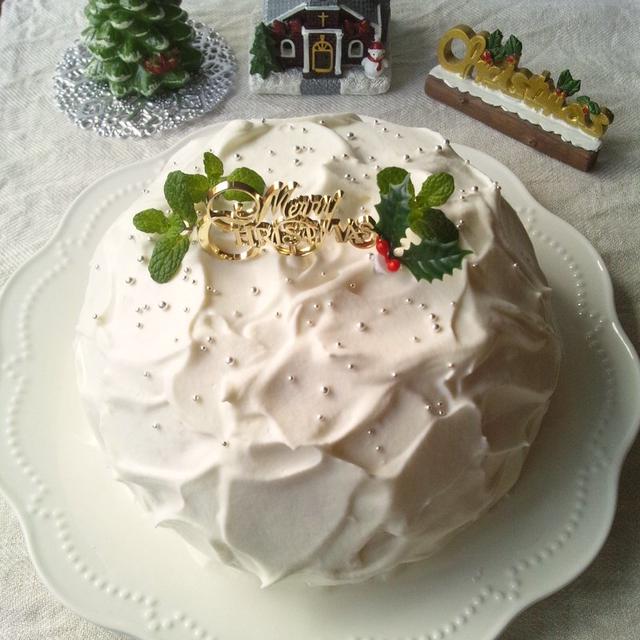 今年のクリスマスケーキは、山本ゆりさんのドームケーキ