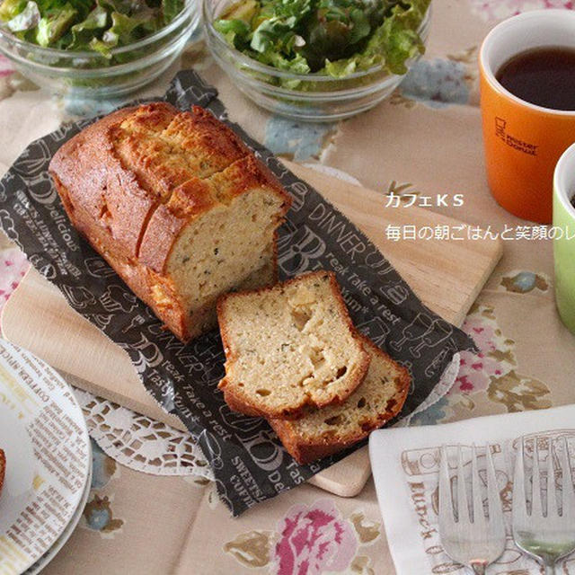 朝ごはん＊アップルミントケーキとサラダの朝ごはん
