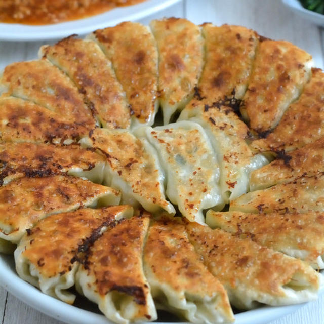 おうち中華の晩ごはん。（餃子・かに玉あんかけ）