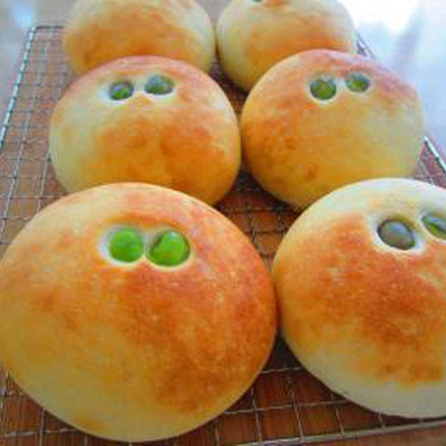 ずんだあんぱん♪お花編みﾊﾟﾝでｻﾊﾞ缶お豆腐ﾊﾞｰｸﾞｻﾝﾄﾞ♪