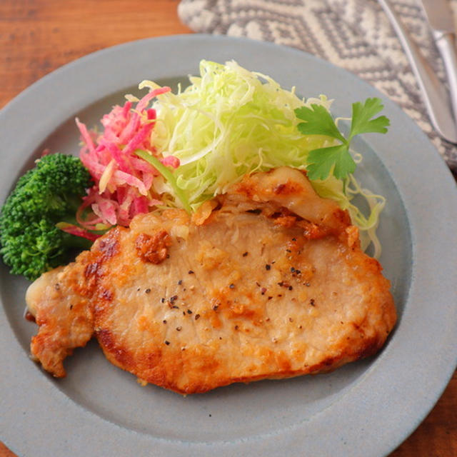 味付けはドレッシングだけ！レモドレでやわらかグリルチキン！