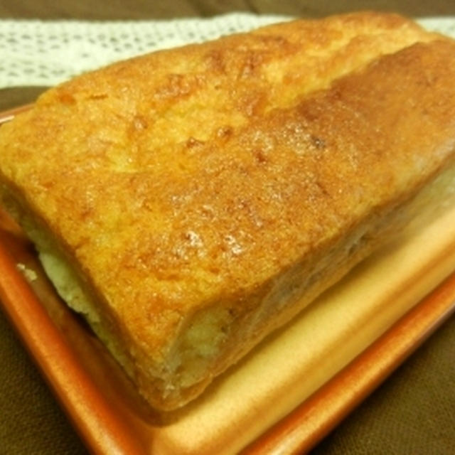 だんなさんの朝食用に、バナナケーキ。
