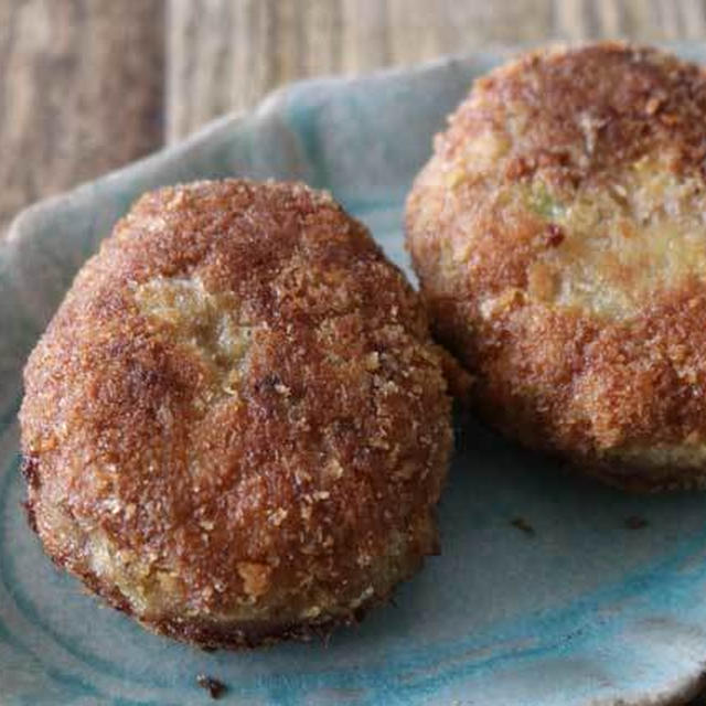 シャキシャキ食感が美味しい！キャベツたっぷりメンチカツの作り方レシピ