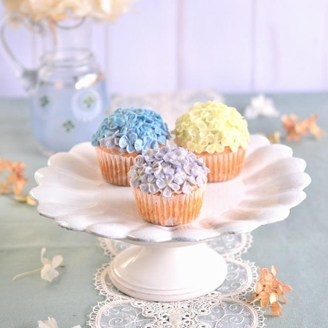 紫陽花のカップケーキ