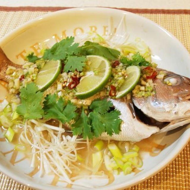爽やかなライム香るタイの蒸し魚料理 プラー ヌン マナオ タイ料理 蒸魚のライムソースがけ 今回は鯛で作ってみた By 鯉太郎さん レシピブログ 料理ブログのレシピ満載