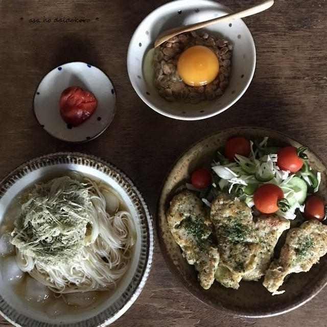 とろろ昆布素麺と豚ヒレピカタの朝ごはん