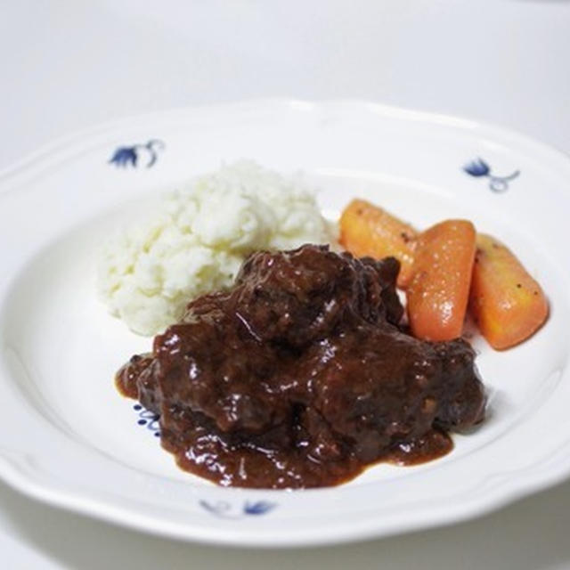 牛肉の赤ワイン煮とか さつま芋とか